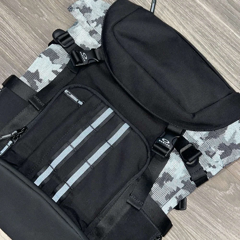Oakley camo backpack. NWOT